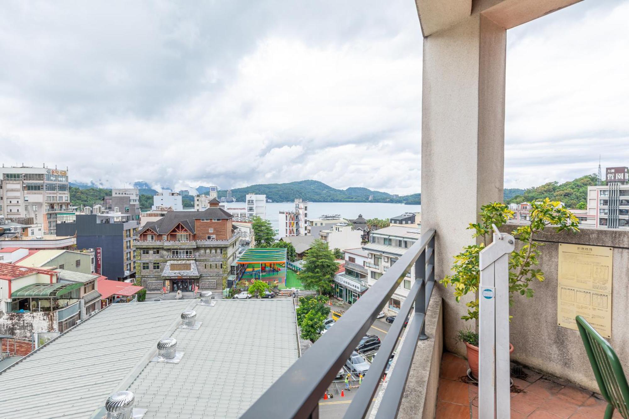 Sun Moon Lake Itathao Vacation Inn With Elevator Yuchi Esterno foto