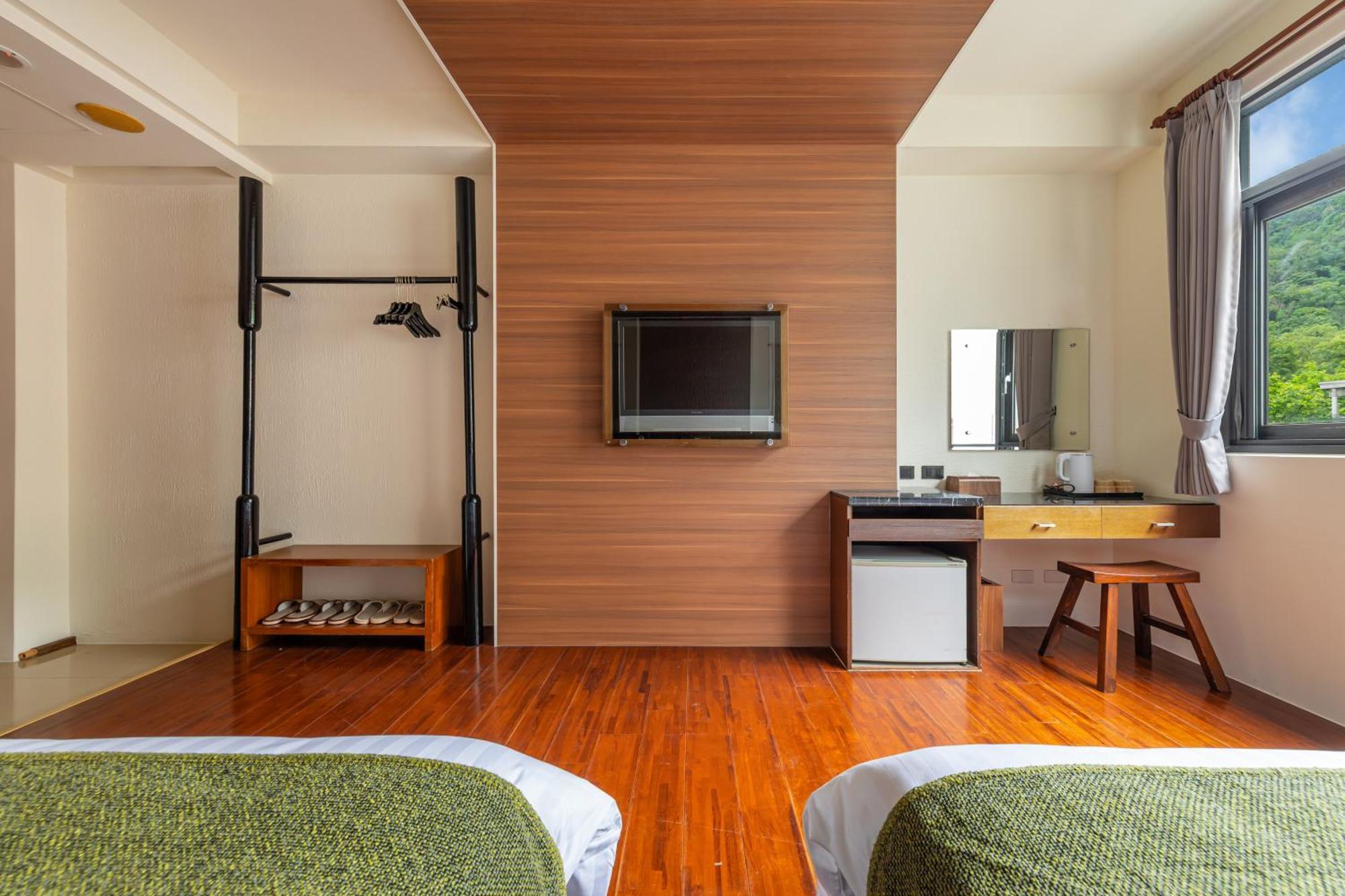 Sun Moon Lake Itathao Vacation Inn With Elevator Yuchi Esterno foto