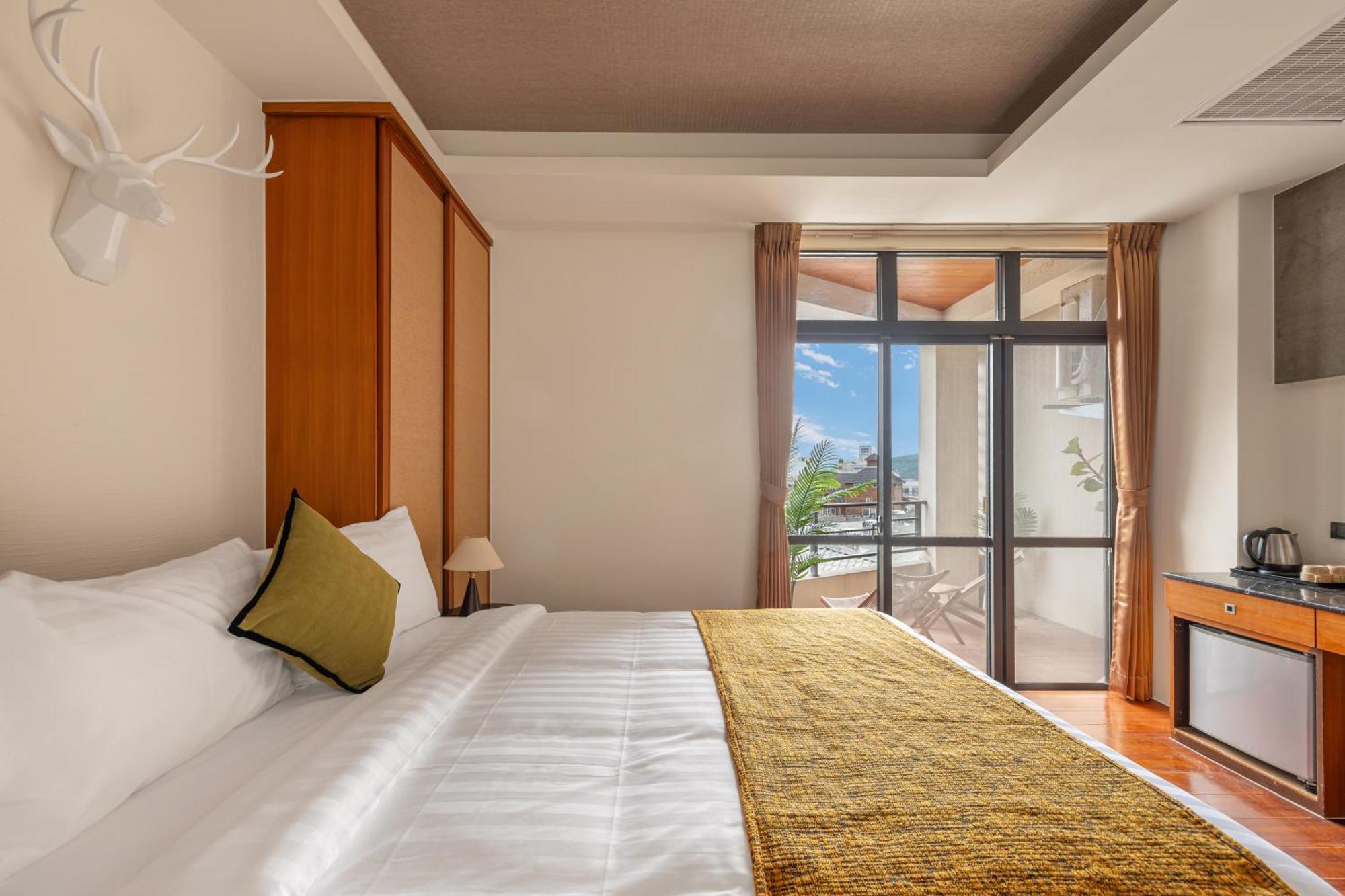 Sun Moon Lake Itathao Vacation Inn With Elevator Yuchi Esterno foto