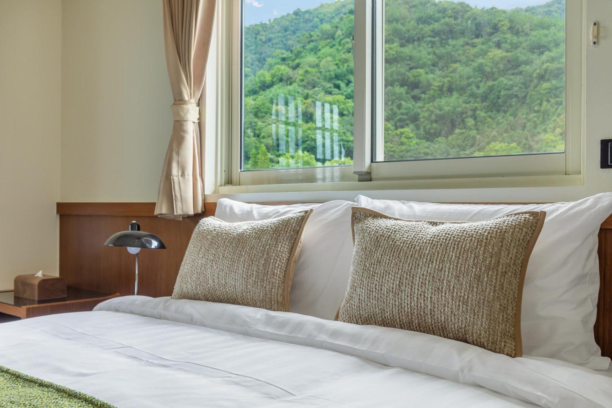 Sun Moon Lake Itathao Vacation Inn With Elevator Yuchi Esterno foto